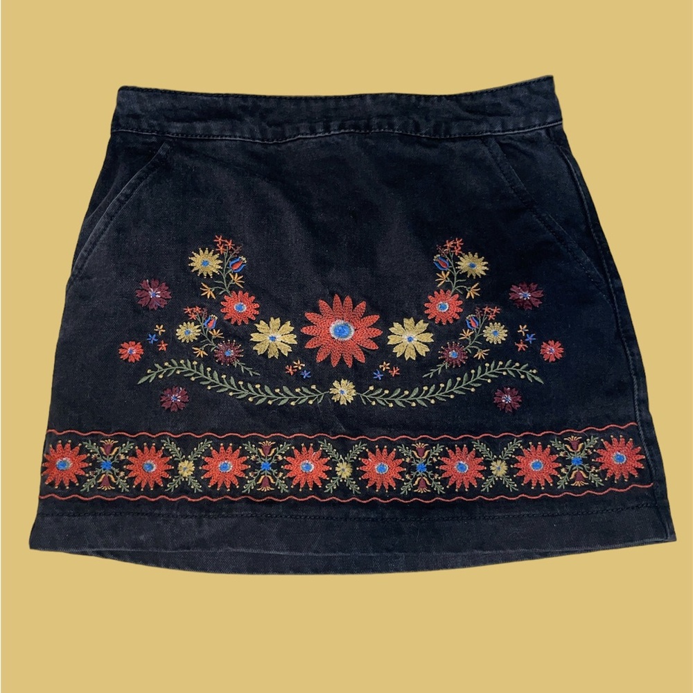 Embroidered Jean Skirt🌼